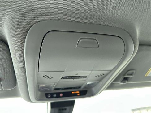 Used 2019 Chevrolet Equinox LT w/ Driver Convenience Package image 21