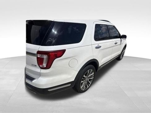 Used 2018 Ford Explorer Platinum AWD/4WD image 2