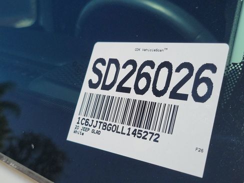 Certified 2020 Jeep Gladiator Rubicon AWD/4WD image 31