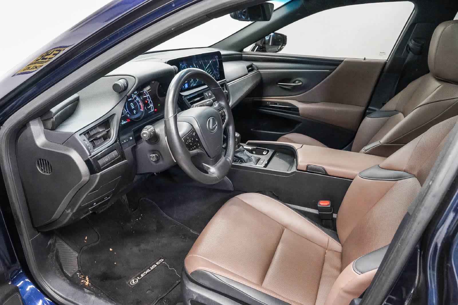Used 2024 Lexus ES 350 w/ Premium Package FWD image 18
