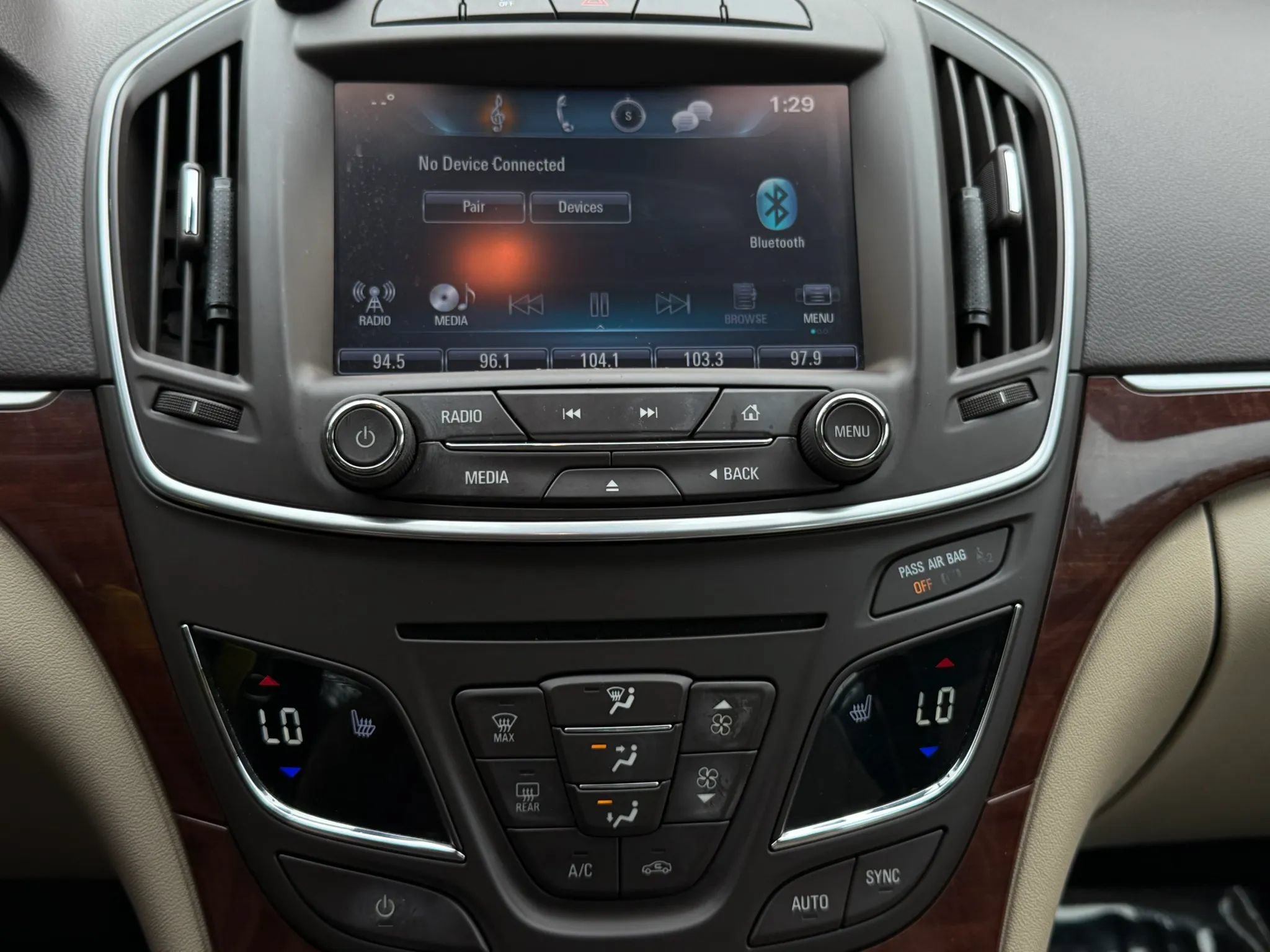 Used 2016 Buick Regal FWD image 21