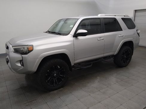 Used 2016 Toyota 4Runner SR5 RWD image 2