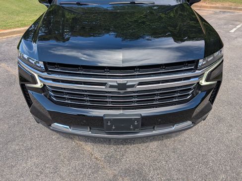 Used 2024 Chevrolet Suburban LT w/ LT Signature Package RWD image 12