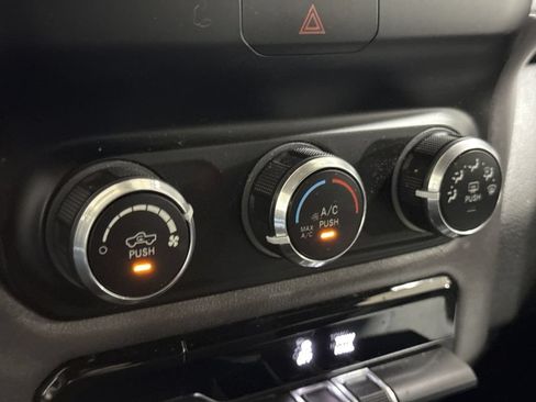 Used 2021 RAM 1500 Big Horn AWD/4WD image 16