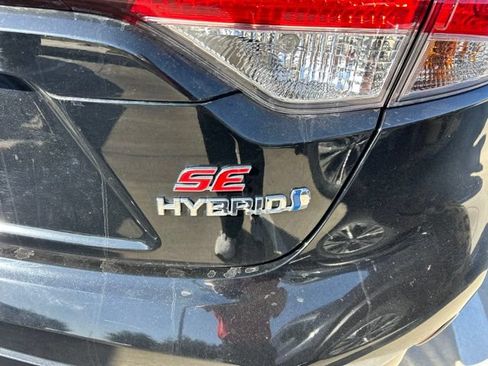 Used 2024 Toyota Corolla SE w/ SE Package FWD image 4