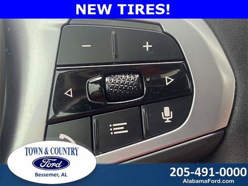 Used 2023 BMW X7 M60i image 18