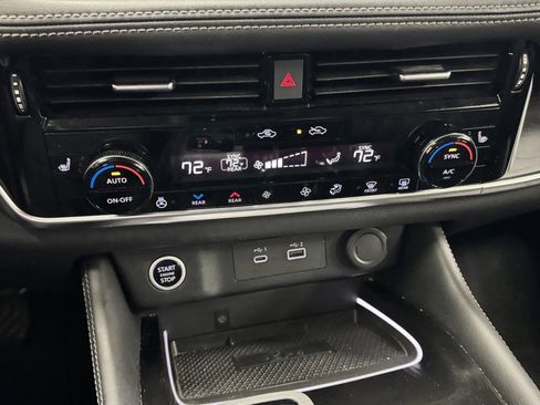 Used 2023 Nissan Rogue Platinum w/ Platinum Premium Package image 29