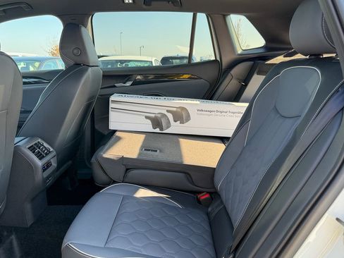 New 2026 Volkswagen Tiguan SEL R-Line image 24