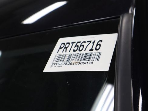 Used 2025 Volkswagen Taos SE FWD image 33