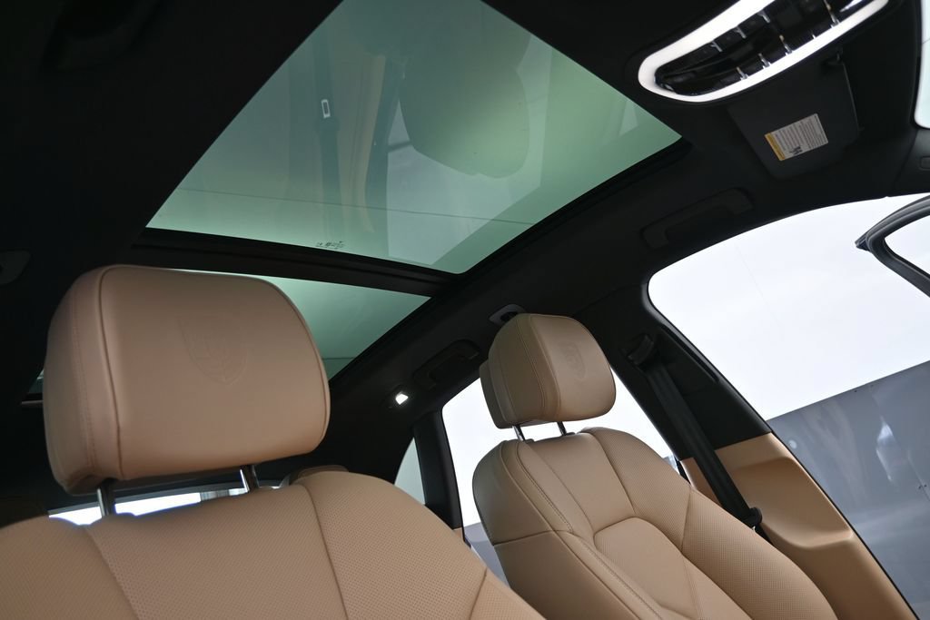 New 2026 Porsche Macan AWD/4WD image 22