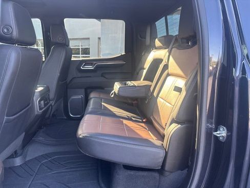 Used 2023 Chevrolet Silverado 1500 High Country w/ High Country Premium Package AWD/4WD image 32