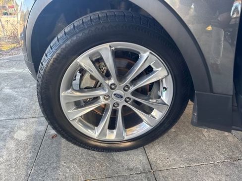 Used 2019 Ford Explorer XLT w/ Equipment Group 202A image 30