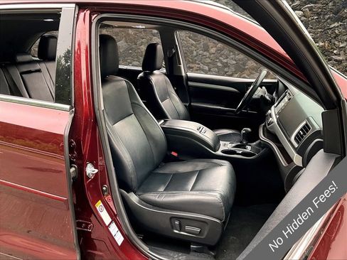 Used 2017 Toyota Highlander XLE w/ Protection Package #3 AWD/4WD image 7
