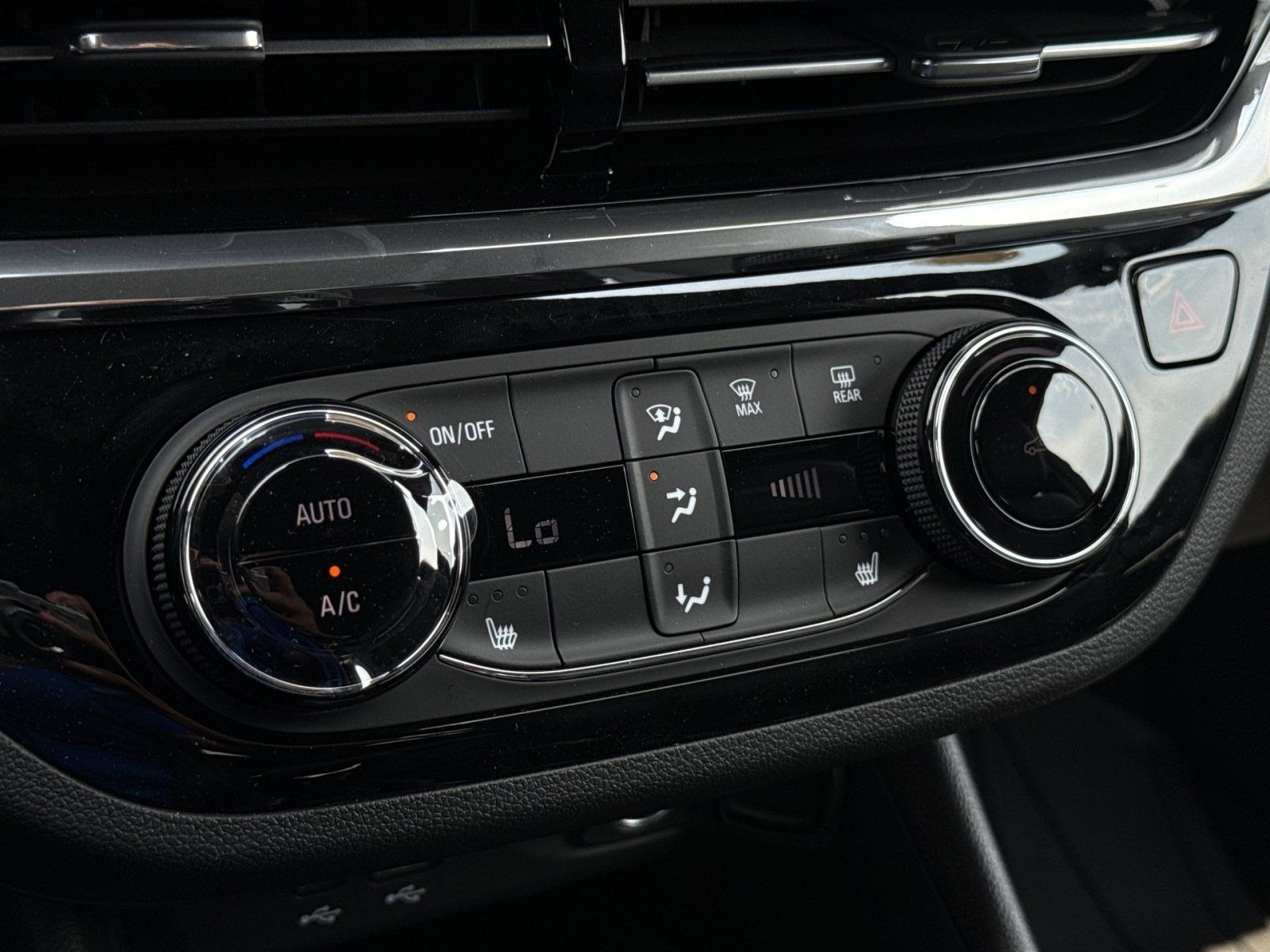 New 2026 Buick Envista Sport Touring w/ Convenience I Package FWD image 20