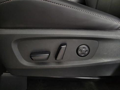 Certified 2025 INFINITI QX60 Pure FWD image 18