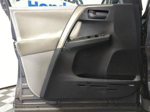 Used 2013 Toyota RAV4 LE FWD image 8