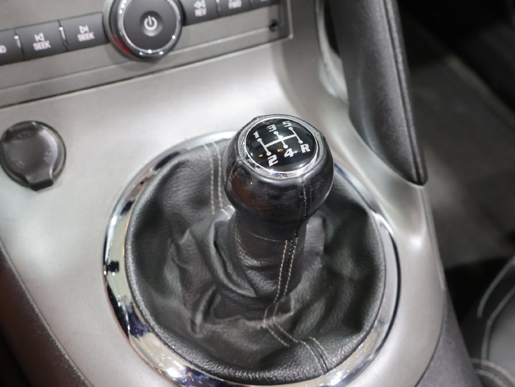 Used 2006 Pontiac Solstice Convertible w/ Premium Package RWD image 28