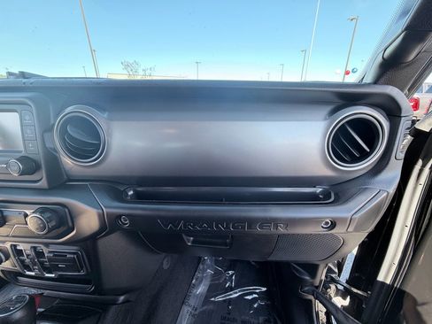 Used 2019 Jeep Wrangler Unlimited Sport S image 17