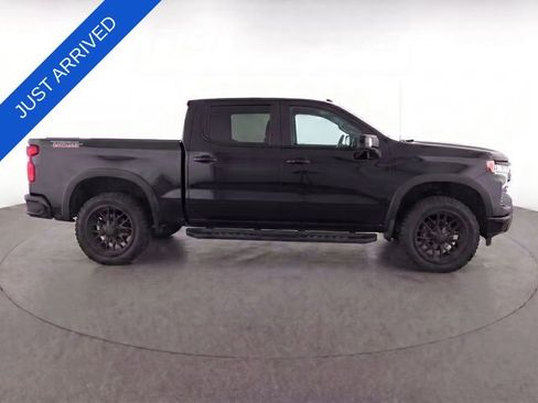 Used 2024 Chevrolet Silverado 1500 LT Trail Boss w/ LT Trail Boss Premium Package AWD/4WD image 13