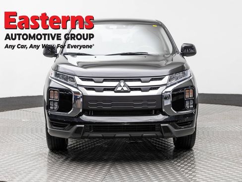 Used 2025 Mitsubishi Outlander Sport LE AWD/4WD image 2