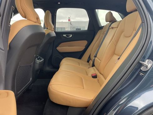 Certified 2024 Volvo XC60 B5 Ultimate image 17