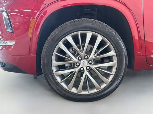 Used 2025 Buick Enclave Avenir FWD image 36