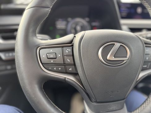 Used 2021 Lexus UX 250h w/ Luxury Package image 16