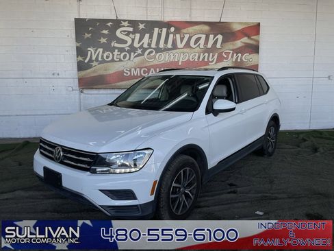 Used 2018 Volkswagen Tiguan SE w/ Panoramic Sunroof Package image 1