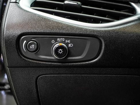 Used 2023 Chevrolet Malibu LT FWD image 40
