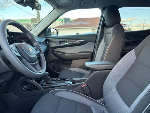 Used 2025 Chevrolet TrailBlazer LT image 24