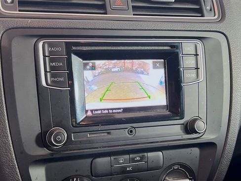 Used 2017 Volkswagen Jetta S image 14