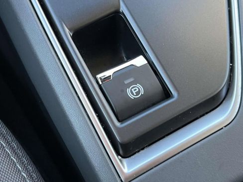 Certified 2024 Subaru Crosstrek 2.0i Premium image 31