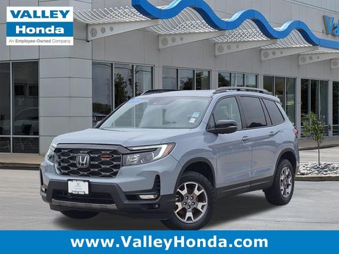 Used 2023 Honda Passport TrailSport image 1