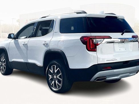 Used 2022 GMC Acadia SLT w/ Technology Package FWD image 4