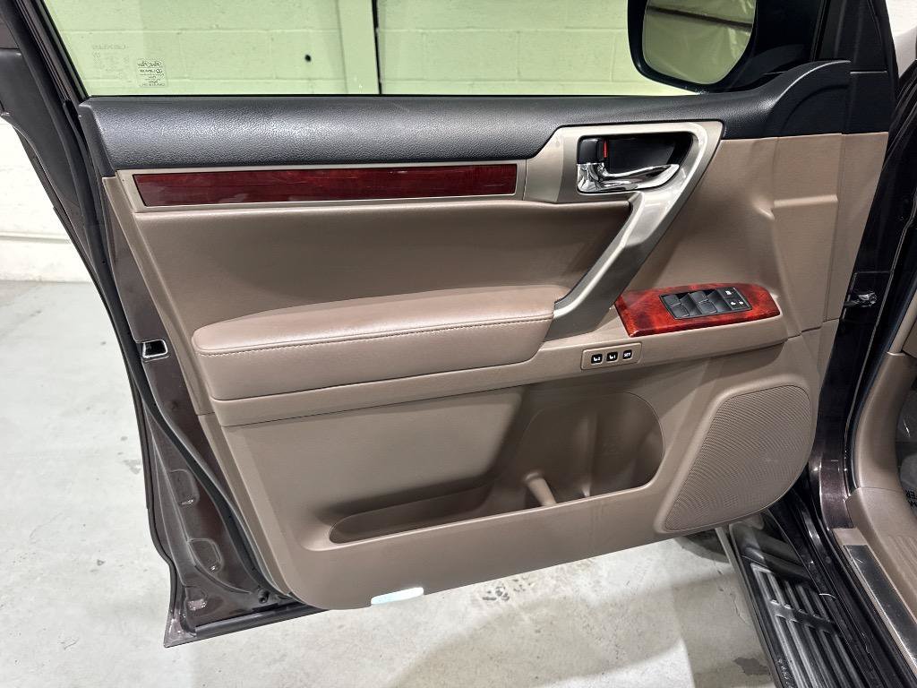 Used 2013 Lexus GX 460 w/ Comfort Plus Pkg AWD/4WD image 30