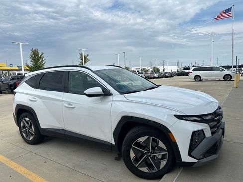 Used 2025 Hyundai Tucson SEL FWD image 2
