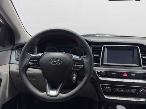 Used 2018 Hyundai Sonata SE FWD image 19