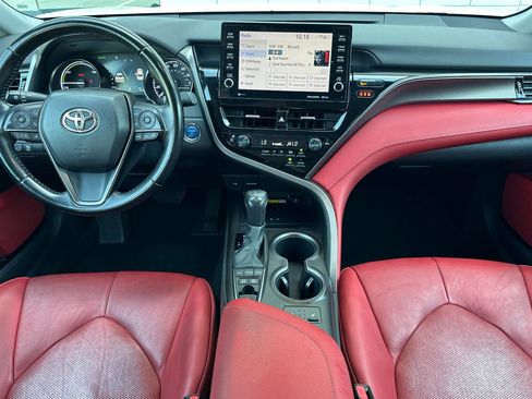 Used 2022 Toyota Camry XSE FWD image 13