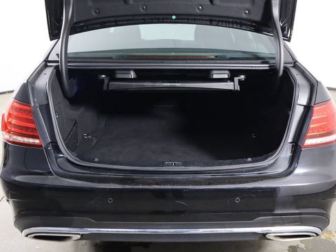 Used 2014 Mercedes-Benz E 550 4MATIC Sedan image 16