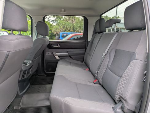 Used 2022 Toyota Tundra SR5 w/ SR5 Convenience Package AWD/4WD image 15