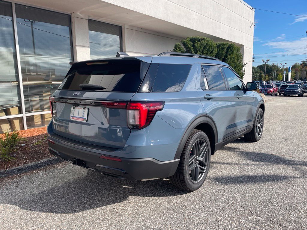 New 2027 Ford Explorer ST-Line w/ Premium Package AWD/4WD image 7