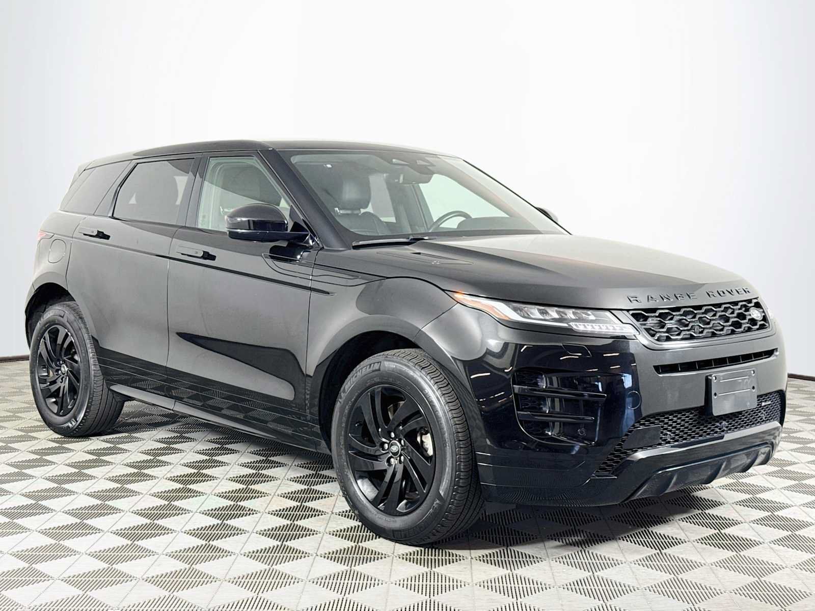 Used 2023 Land Rover Range Rover Evoque R-Dynamic S AWD/4WD image 3
