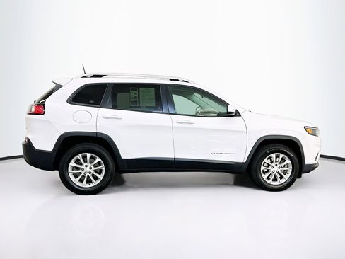 Used 2020 Jeep Cherokee Latitude w/ Cold Weather Group image 10