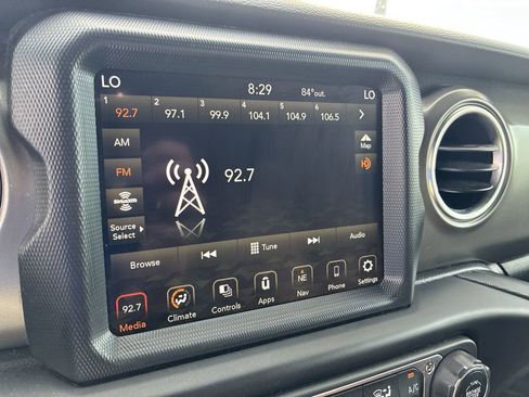 Used 2022 Jeep Wrangler Unlimited Rubicon 4xe AWD/4WD image 15