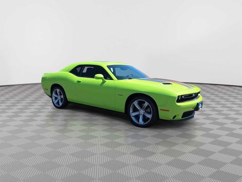 Used 2015 Dodge Challenger R/T w/ Quick Order Package 22B R/T RWD image 2