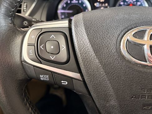 Used 2017 Toyota Camry XLE image 17