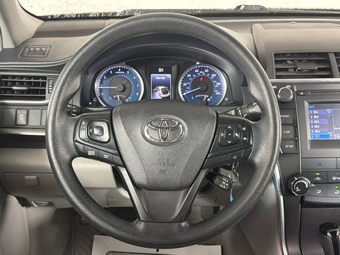 Used 2016 Toyota Camry LE image 23