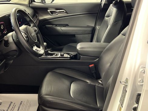 Used 2024 Kia Sportage EX FWD image 7