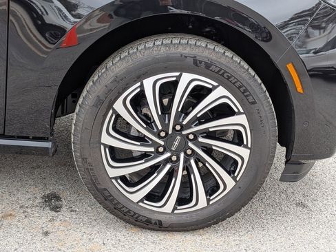 Certified 2025 Lincoln Navigator Black Label image 13