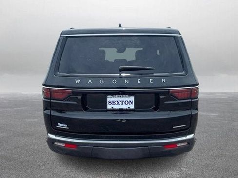 Used 2022 Jeep Wagoneer Series III w/ Premium Group I AWD/4WD image 9